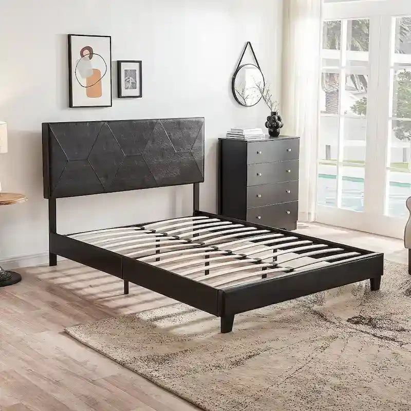 Lit plateforme Queen Size capitonné en PU noir avec support à lattes